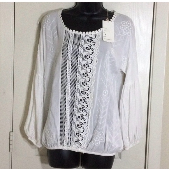 Monoreno Tops - Monoreno long sleeve embroidered blouse. NWT, Size Small